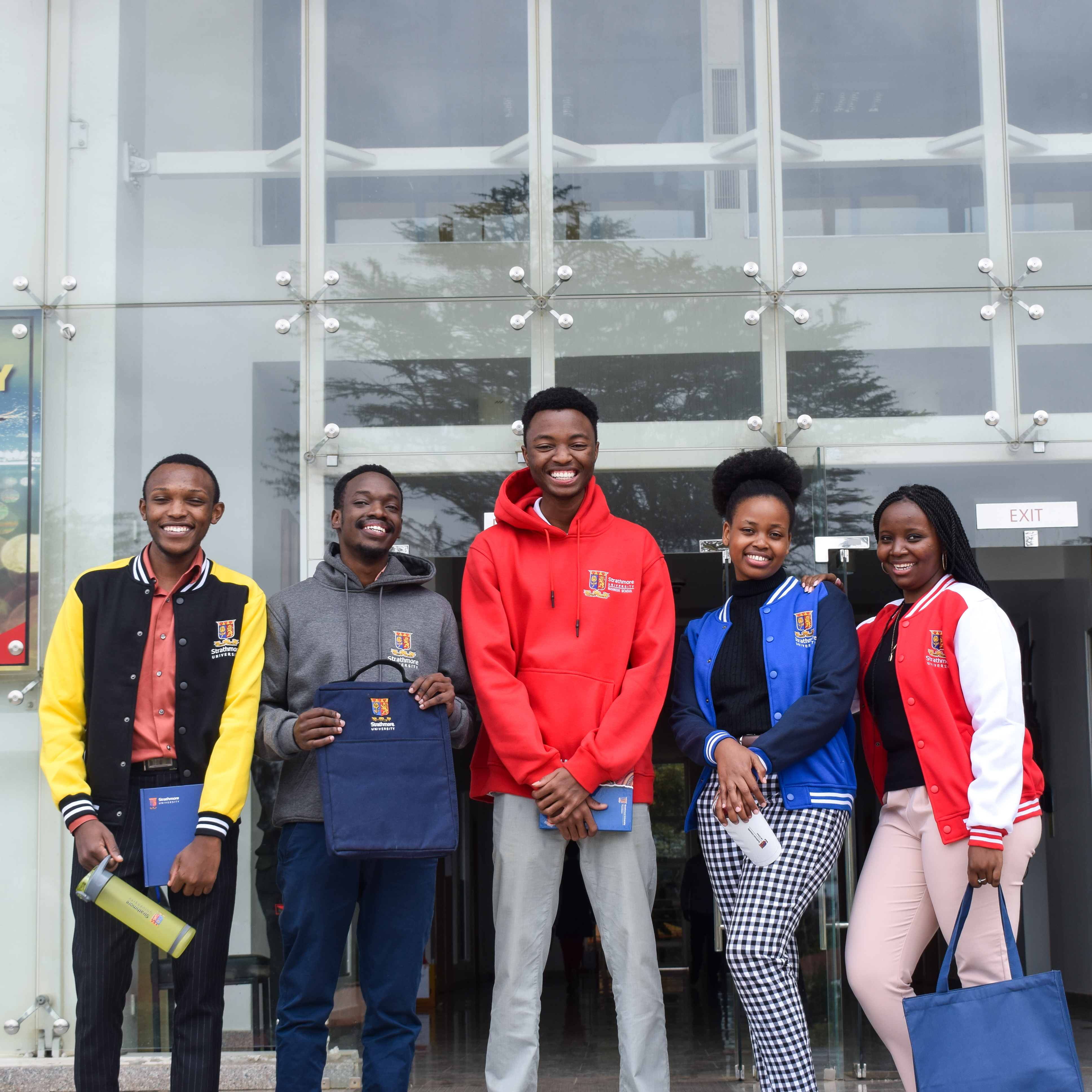 Students in SU branded clothing